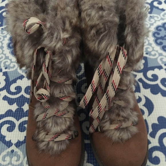 SOLD⭐️Brown Fur Combat Boot⭐️ - Picture 2 of 5